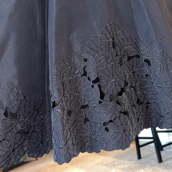 BCBG MAXAZRIA Lace Cap Sleeve Dress - Picture 3 of 7